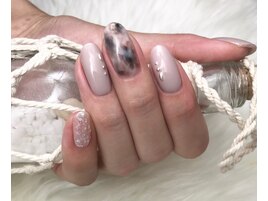 冬の白べっ甲ネイル