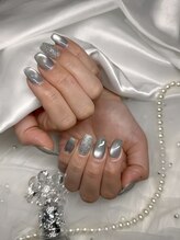 ビビ(ViVi)/水光マグネットネイル