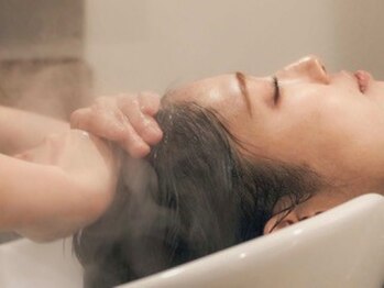 藤ノ郷 銀座店の写真/頭皮のベタつき、乾燥ケアだけでなく、疲れまでスッキリ解消できる贅沢なヘッドスパ☆【銀座駅すぐ】