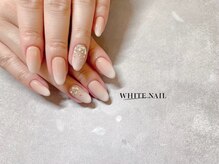 ホワイトネイル(WHITE NAIL)/ベイビーブーマ/持ち込み