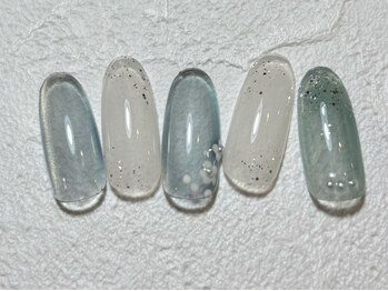 上品シンプルフラワーネイル