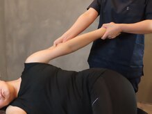 ツーアップ(2up)の雰囲気(痛みやコリがどんどん解消!姿勢も整う揉まない不思議な整体)