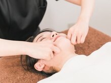 ポライトリー(politely)