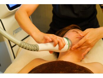 吉乃 大和高田有井店の写真/【たるみ・ほうれい線】渡韓不要！ハリ艶、若見え☆彡引き上げ小顔★オンダマイクロウェーブリフト