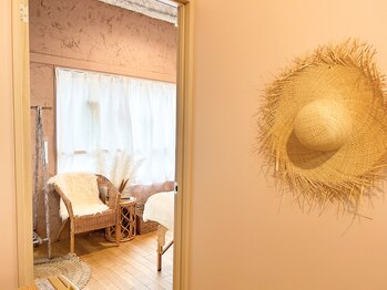 アイラッシュモアナ(eyelash MOANA)/個室での施術でリラックス♪
