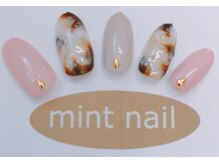 ネイルアンドアイ ミント(nail＆eye mint)/白ベースべっ甲ネイル