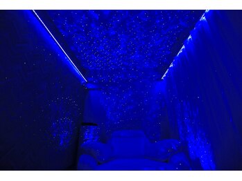 ココン(cocon)/まるで宇宙空間。天使のうたた寝