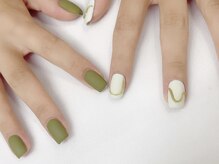 カラーズ(colors.)/カーキ×マット×うねうねアート