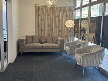 シラハタ(SHIRAHATA)