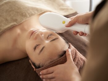 GLITTER泉中央店 脱毛/毛穴/小顔/シミケア/痩身/もみほぐし/肩こり/光フェイシャル