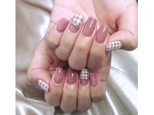 ヒトミネイルズ(Hitomi Nails)/千鳥格子ネイル