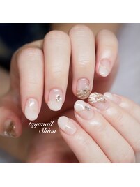 フレンチぷっくりネイル