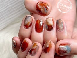 個性派ニュアンスネイル