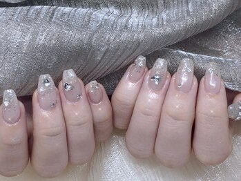 クイーンズネイルサロン(Queen's nail salon)/300円ストーンつけ放題
