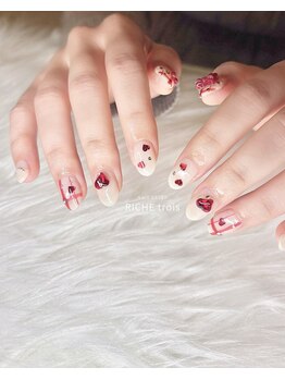 フレンチガーリーなハートネイル