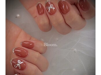 nail salon Bloom./