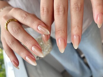 レイシア(Raysia)の写真/シンプルだからこそ差がつく上質ネイル★こだわりの弱酸性ワンカラーで健康な爪のままネイルが楽しめます♪