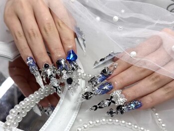 ベルグローアルファネイル(BELLE GROW ALPHA NAIL)の写真/【付け放題】で指先を大胆に遊ぶ!圧倒的なパーツの種類であなただけの輝きを◎