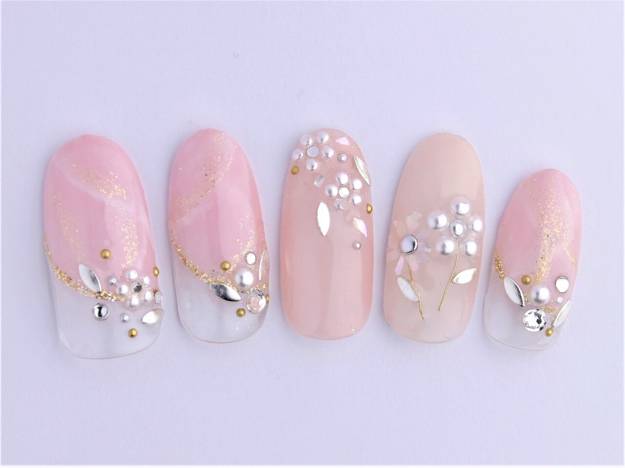 2025年-2026年冬トレンド】ピンクフレンチのネイルデザイン集｜人気順