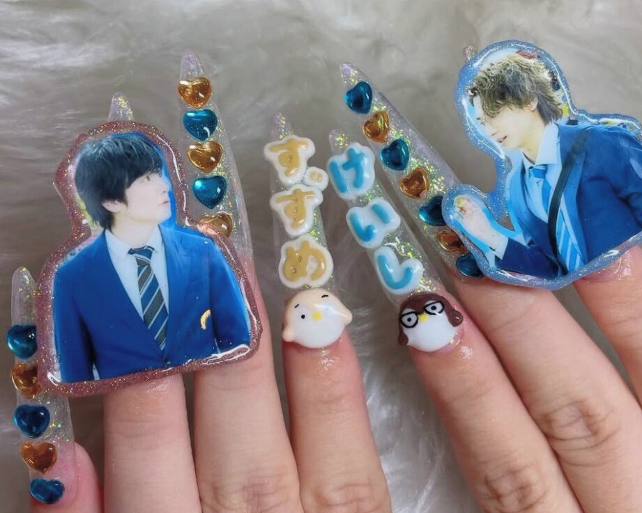 シャンパングラス ネイルパーツ 痛ネイル 推しネイル ネイル記事コラム