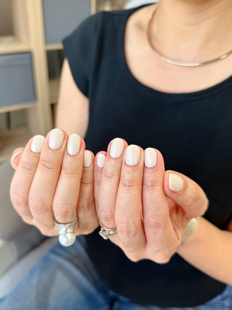 ホワイトワンカラー 2026年冬トレンド】ホワイト ワンカラー ハンドのネイルデザイン