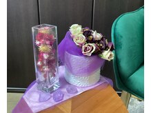 ブレッシングス(BLESSINGS)/待ち合いのテーブルに