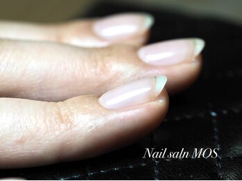 モス(MOS)の写真/【丁寧なケアが自慢♪】自爪が見違えるようにキレイに！ケアの行き届いたお手元で、周りと差がつく◎