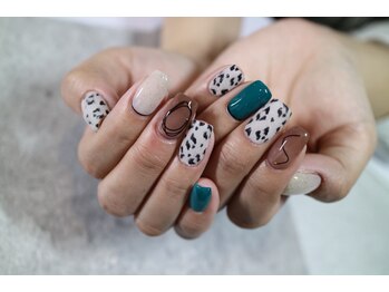 ネイルサロン R/スタイリングコース　8030円