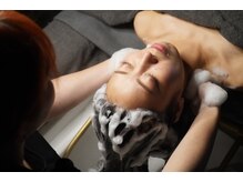 シャンプー★高級アルコールフリーの薬用シャンプーでゴシゴシ洗い流します！