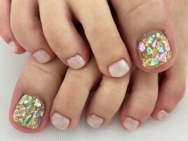 〇シェルキラキラフットネイル