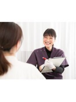 巻き爪専門店naillab.薬院駅ビル院の写真/【痛い巻き爪を徹底改善】目立たない補正でフットネイルも楽しめる♪専門知識で美しく健康的な指先へ★