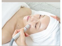 毛穴汚れをしっかり洗浄☆高濃度ビタミン導入で潤い肌に♪【小顔コルギ + 毛穴ケア +ビタミン導入 】