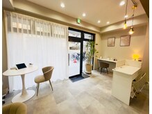 ポーラ 川口本町店(POLA)の雰囲気（店内は落ち着いたグレイで統一され清潔感があります）