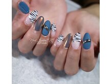 ネイルサロン R/スタイリングコース　8030円