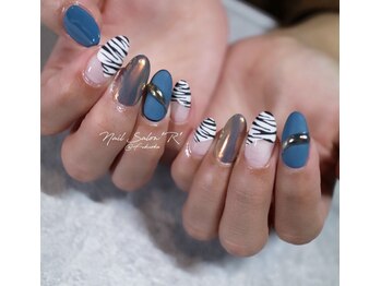 ネイルサロン R/スタイリングコース 8030円