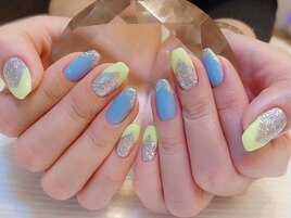 ハンドネイル　￥8,800