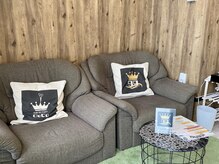 99 バイ デコ 小樽(99 by DeCo)の雰囲気（ウッドベースのカジュアルな店内★）