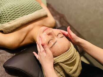 ウォーマル(warmaL)/施術風景 小顔矯正