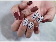 ネイルサロン R/スタイリングコース　8030円