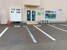 ビューティーシェーブ(Beauty Shave)/広々スペースの駐車場