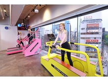エープラスダイエットジム 梅田(A+dietgym)の雰囲気（美脚、美尻作り専門マシン投入）