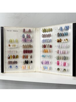 カリス(CHARIS)/デザインジェル　サンプル内