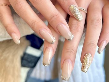 ネイル エミュスト(Nail Emuest)