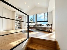 MAISON de ReL`A BEAUTE LUXE THE O 【リュクスオー】の雰囲気(天井が高く、開放的。時間の経過とともに変化する風景。)