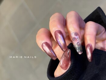 マリーネイルズ 心斎橋店(MARIE NAILS)の写真/★初回オフ無料！定額￥5500から！デザイン持ち込みOK♪JNA1級以上と認定講師も在籍！１week保証付♪