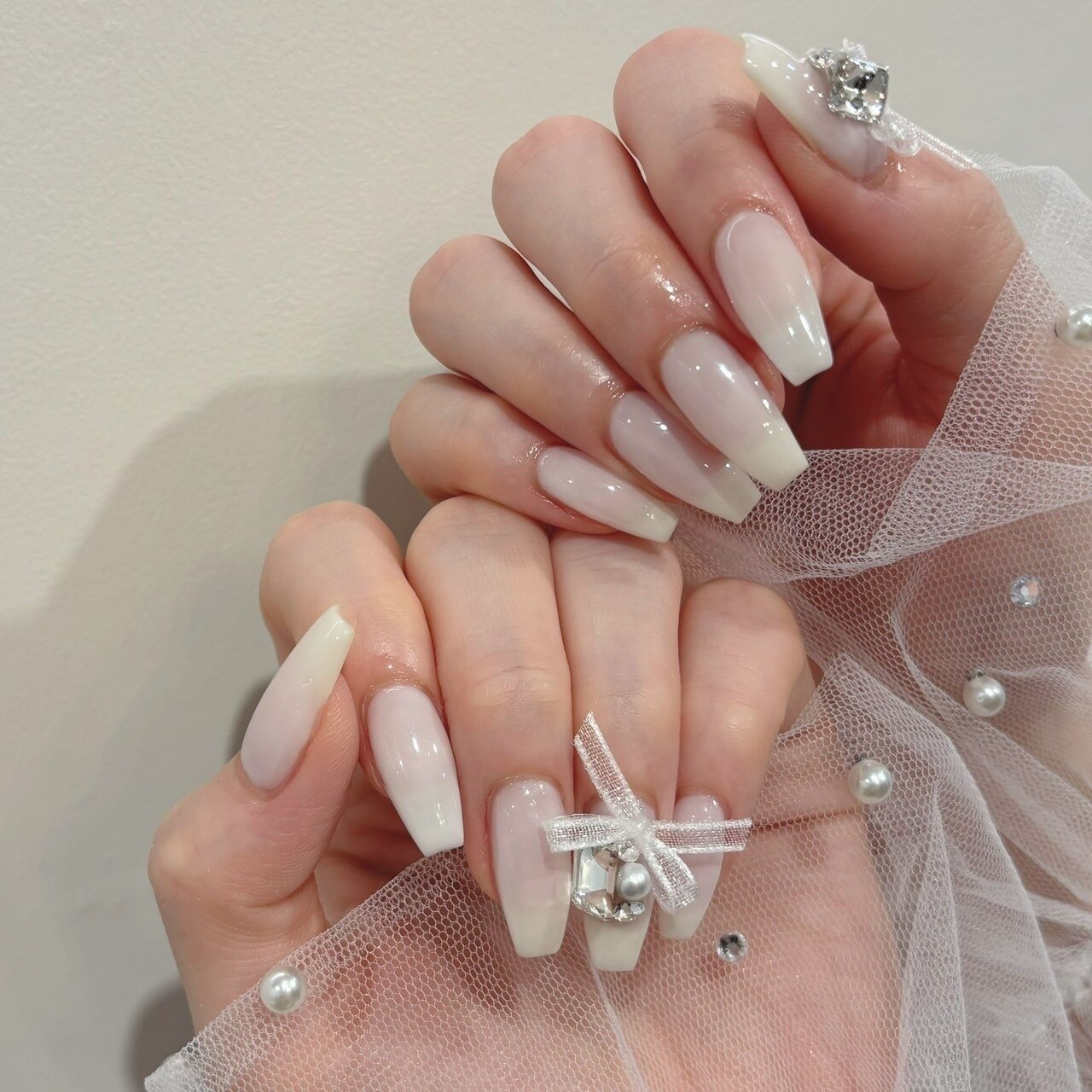 2026年春トレンド】ホワイト ワンカラー ハンドのネイルデザイン集