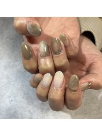 淡色ニュアンスネイル