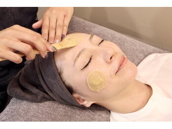 サロン ド ビジュー(salon de bijoux)の写真/SNSで話題沸騰★マツヤニ【フェイシャルワックス】を試してみませんか？土台から整えてメイクのりUP◎