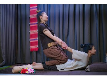 タイ セン/施術風景◇体