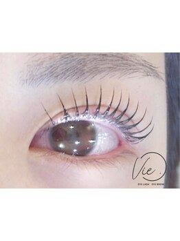 ナチュラル上品な目元にしたい